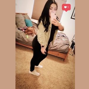 Meet your Posher, Iris